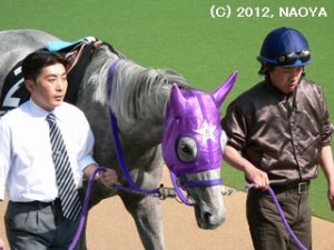 蛯名利弘調教助手(当時)とヤマニンアラバスタ